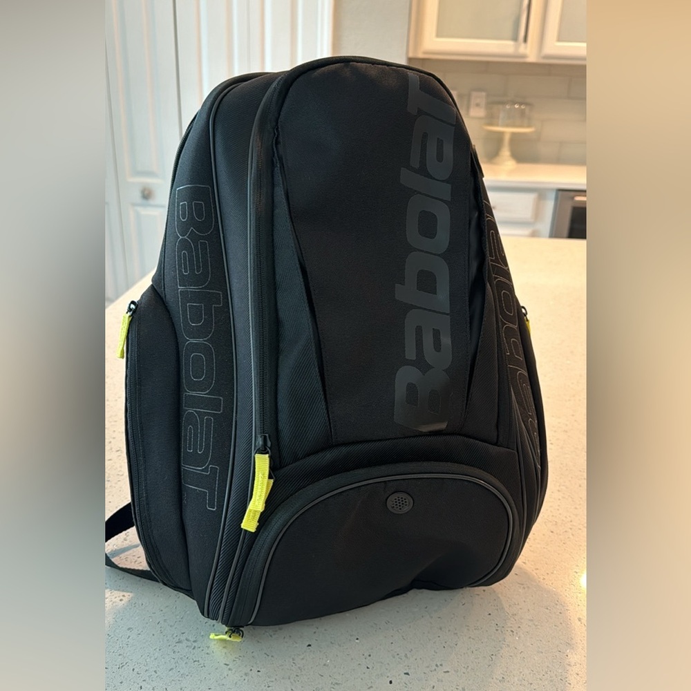 Babolat Black Tennis Bag Backpack w/ shoe compartment and racket cover EUC